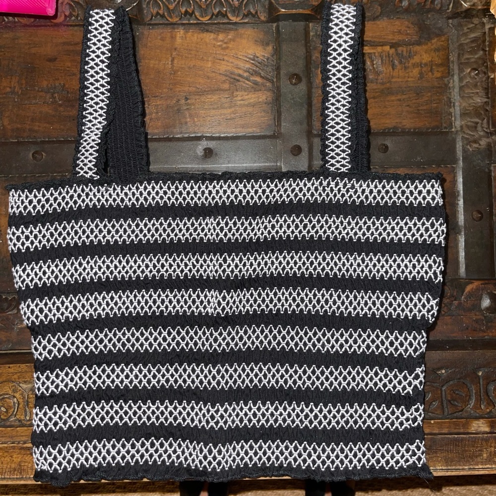 Scrunched black & white tube top
